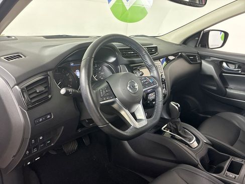 Used 2022 Nissan Rogue Sport SL w/ Premium Package image 24