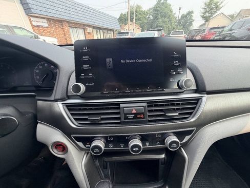 Used 2020 Honda Accord LX image 4