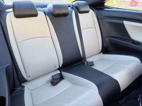 Used 2017 Honda Civic Touring image 39