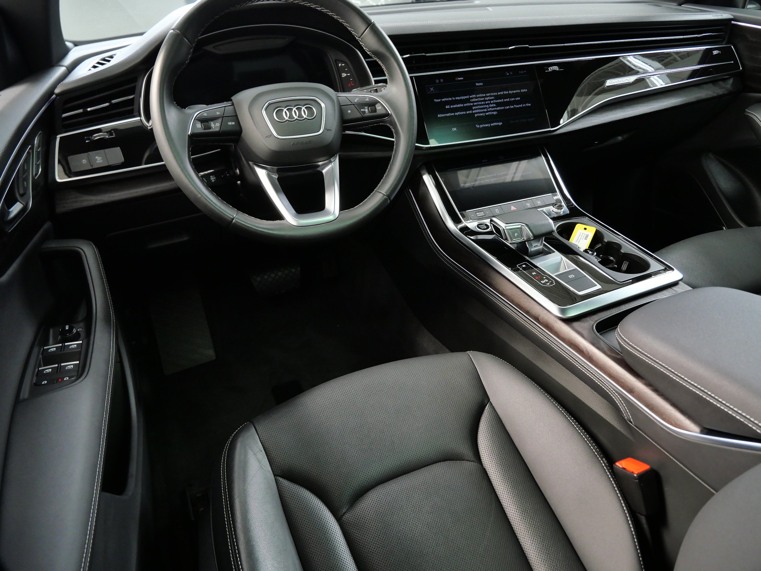 Used 2023 Audi Q8 Premium Plus w/ Premium Plus Package AWD/4WD image 2