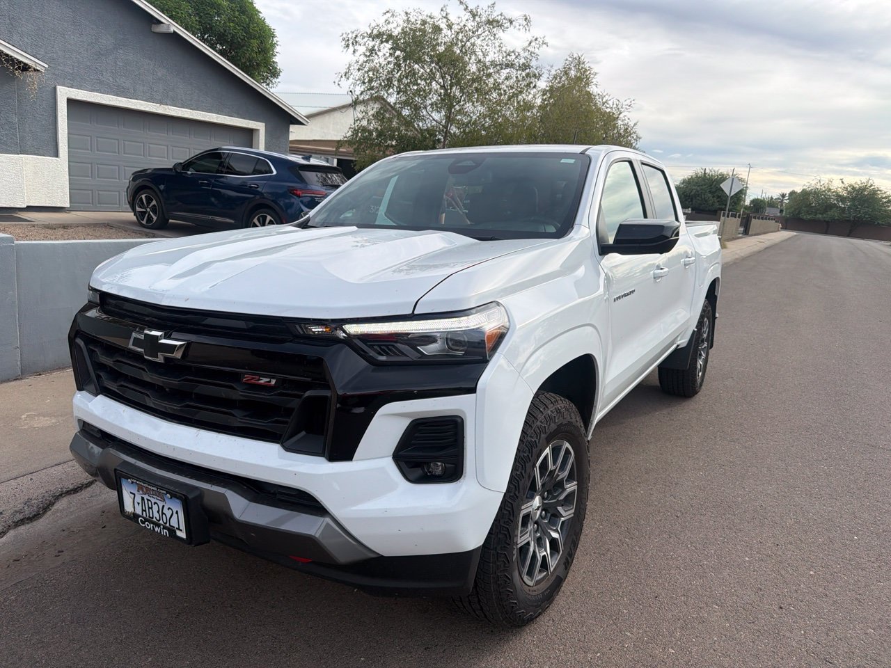 Used 2026 Chevrolet Colorado Z71 w/ Technology Package AWD/4WD image 1