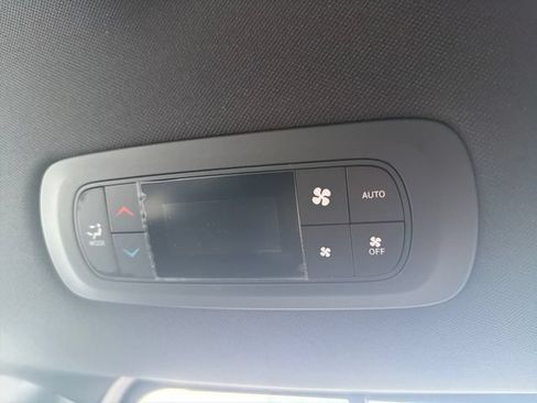 New 2027 Chrysler Pacifica Select FWD image 34