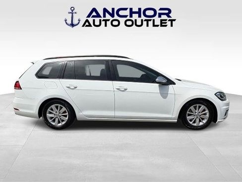 Used 2019 Volkswagen Golf S image 9