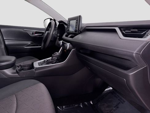 Used 2020 Toyota RAV4 XLE w/ Carpet Mat Package AWD/4WD image 28