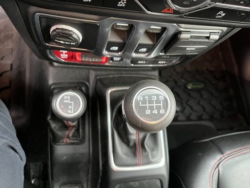Used 2020 Jeep Wrangler Rubicon AWD/4WD image 14