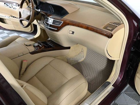 Used 2010 Mercedes-Benz S 550 image 11