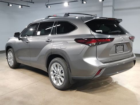 New 2026 Toyota Highlander Limited AWD/4WD image 5