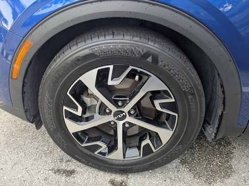 Used 2024 Kia Sportage EX image 21