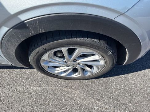 Used 2023 Chevrolet Bolt EUV LT image 9