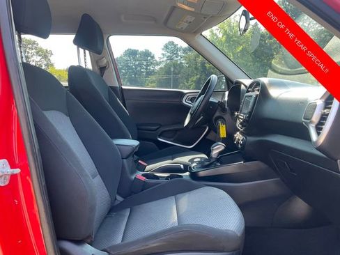 Used 2022 Kia Soul LX image 14