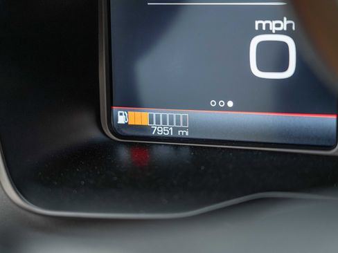 Used 2021 Ferrari F8 Tributo image 7