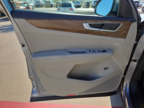 New 2026 Volkswagen Atlas SE image 13