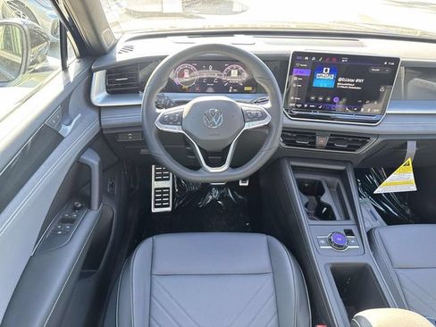 New 2026 Volkswagen Tiguan SE R-Line FWD image 8