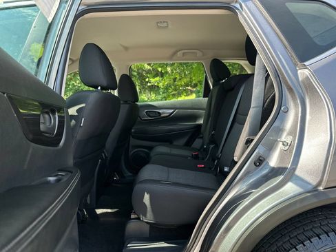 Used 2019 Nissan Rogue S AWD/4WD image 19