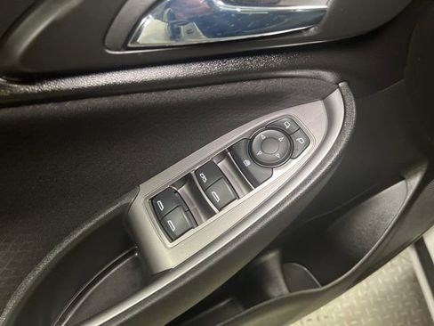 Used 2023 Chevrolet Malibu LT image 43