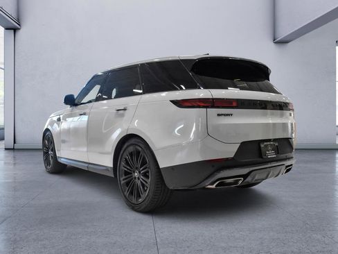 Used 2024 Land Rover Range Rover Sport SE AWD/4WD image 3