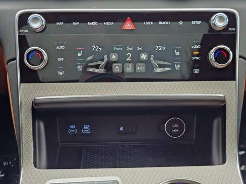 New 2026 Genesis GV80 2.5T Prestige image 16