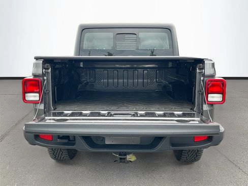 Used 2023 Jeep Gladiator Sport AWD/4WD image 23