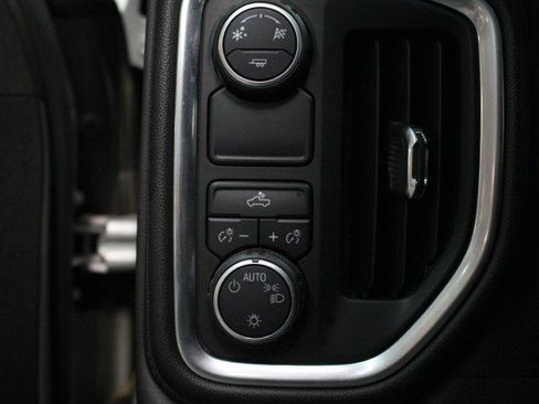 Used 2019 Chevrolet Silverado 1500 LT w/ Texas Edition image 9