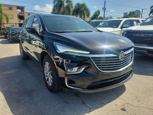 Used 2023 Buick Enclave Essence FWD image 3