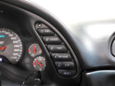 Used 2002 Chevrolet Corvette Coupe w/ Preferred Equipment Group1 image 78