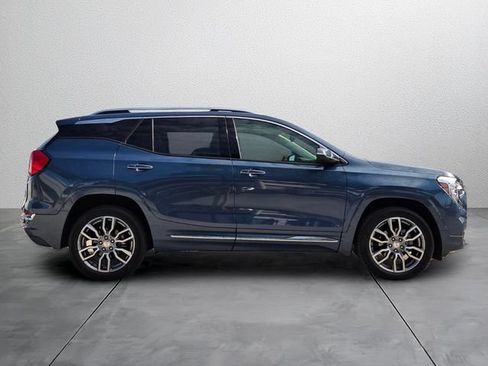 Used 2024 GMC Terrain Denali w/ Denali Premium Package AWD/4WD image 5
