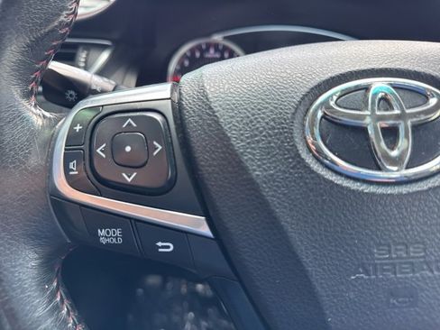 Used 2017 Toyota Camry SE image 22