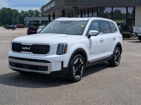 Used 2023 Kia Telluride EX w/ EX Captain's Chair Package FWD image 1