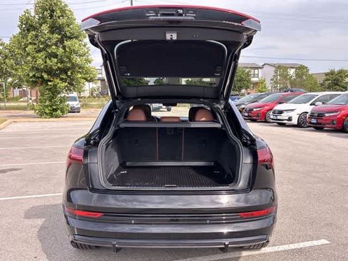 Used 2022 Audi e-tron Premium AWD/4WD image 37