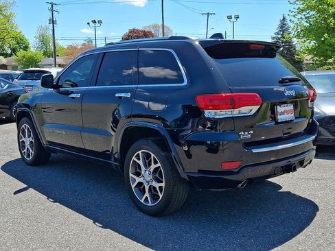 Used 2019 Jeep Grand Cherokee Overland AWD/4WD image 4