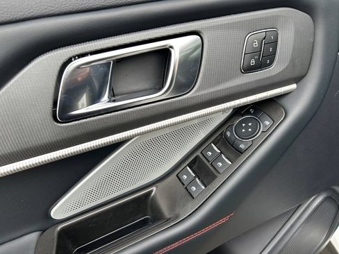 Used 2025 Ford Explorer ST AWD/4WD image 21