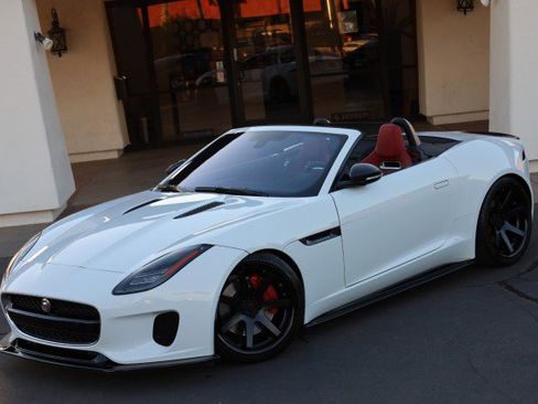 Used 2018 Jaguar F-TYPE Convertible image 4