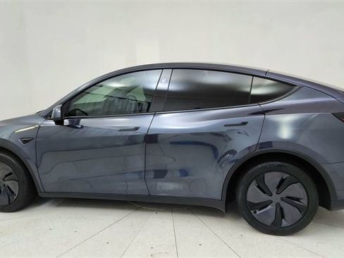 Used 2026 Tesla Model Y Long Range image 4