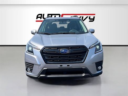 Used 2024 Subaru Forester Premium image 2