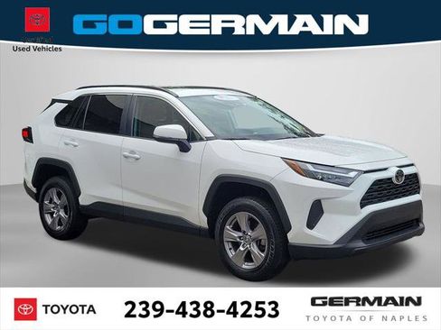 Certified 2022 Toyota RAV4 XLE w/ Convenience Package FWD image 5