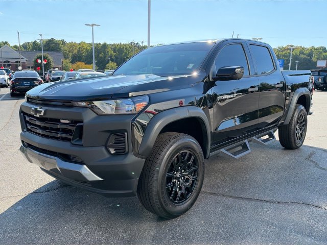 Used 2023 Chevrolet Colorado Trail Boss w/ Technology Package AWD/4WD image 8
