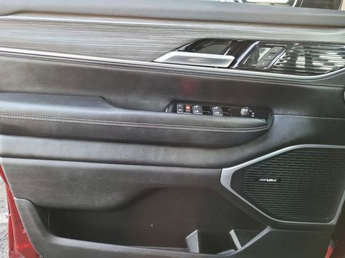 Used 2024 Jeep Wagoneer Series II w/ Flexible Seating Group image 13