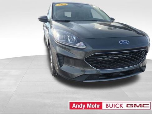 Used 2020 Ford Escape SE image 3