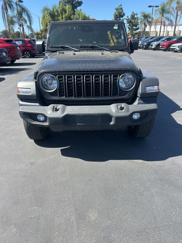 Used 2025 Jeep Wrangler Unlimited Sport AWD/4WD image 4