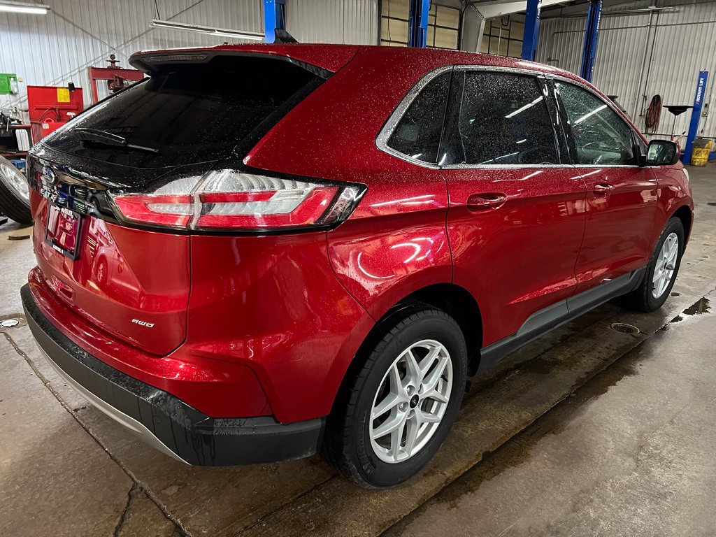 Used 2024 Ford Edge SEL AWD/4WD image 3