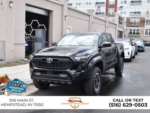 Used 2025 Toyota Tacoma TRD Off-Road AWD/4WD image 3