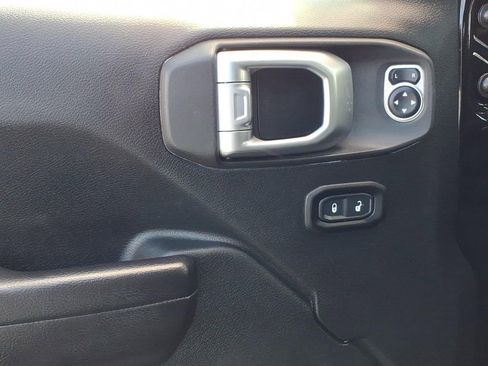 Used 2020 Jeep Gladiator Rubicon w/ LED Lighting Group image 4