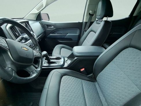 Used 2019 Chevrolet Colorado Z71 w/ Z71 Midnight Edition image 6