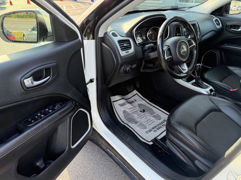 Used 2020 Jeep Compass Latitude w/ Cold Weather Group image 19