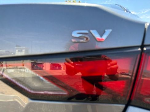 Used 2024 Nissan Sentra SV FWD image 11