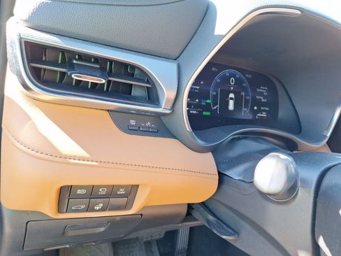 Used 2023 Toyota Highlander Platinum image 20