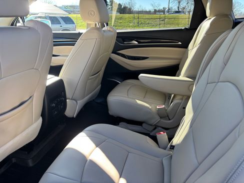 Used 2020 Buick Enclave Essence w/ Sound and Sites Package image 4