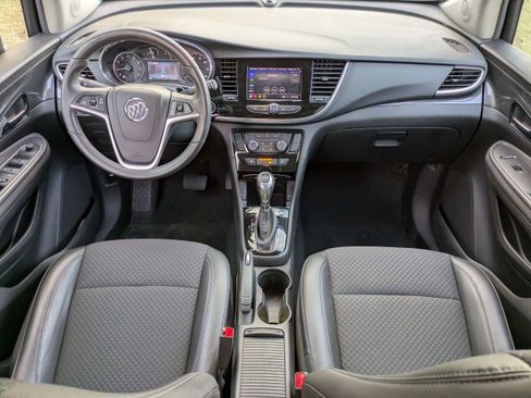 Used 2022 Buick Encore Preferred w/ Safety Package image 21