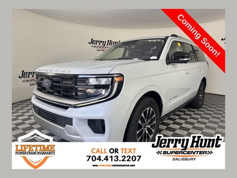 Used 2025 Ford Expedition Platinum AWD/4WD image 1