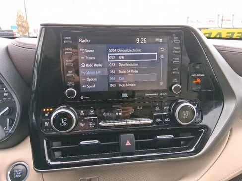 Used 2021 Toyota Highlander Limited image 27